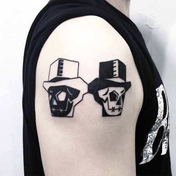 pequeno tatuaje creativo para hombre 32
