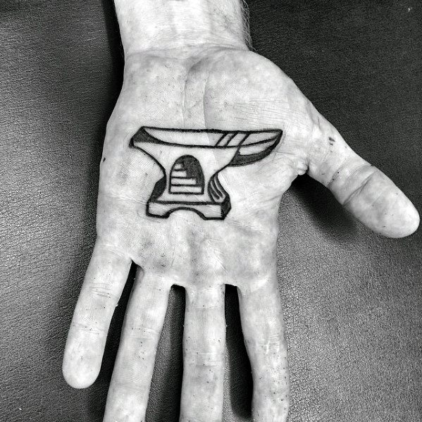 pequeno tatuaje creativo para hombre 36