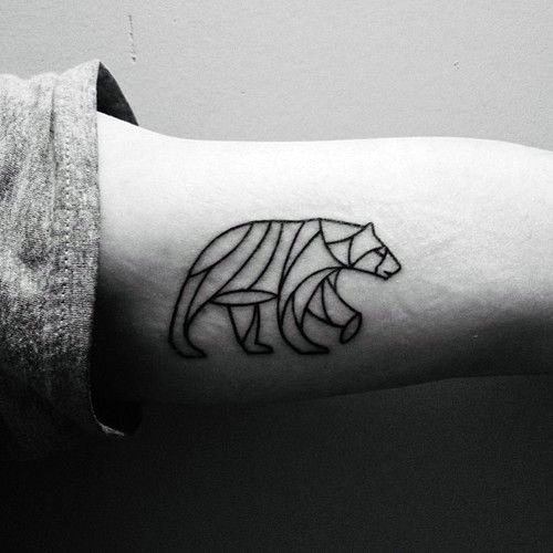 pequeno tatuaje geometrico para hombre 35