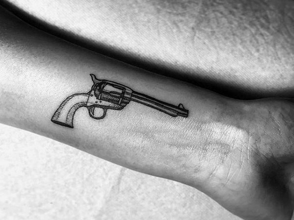 pequeno tatuaje masculino 06