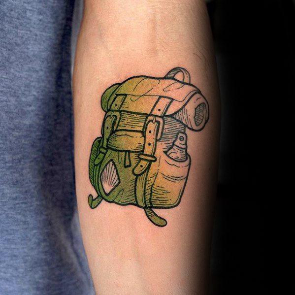 pequeno tatuaje masculino 24
