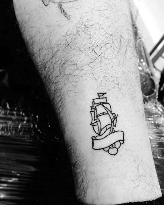 pequeno tatuaje masculino 42
