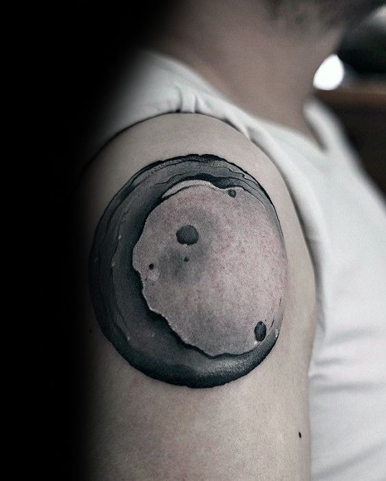 pequeno y unico tatuaje para hombre 03