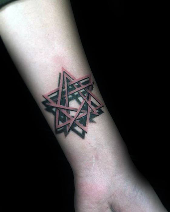 pequeno y unico tatuaje para hombre 08