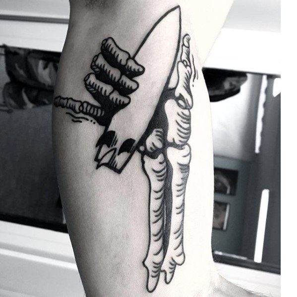 pequeno y unico tatuaje para hombre 09