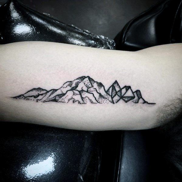 pequeno y unico tatuaje para hombre 12