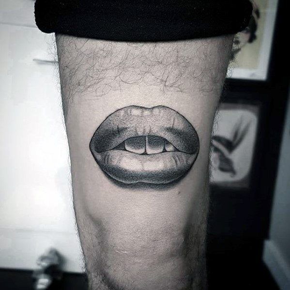 pequeno y unico tatuaje para hombre 20