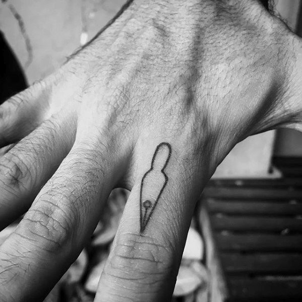 pequeno y unico tatuaje para hombre 28