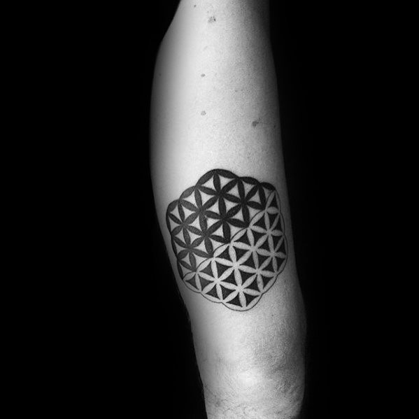 pequeno y unico tatuaje para hombre 37
