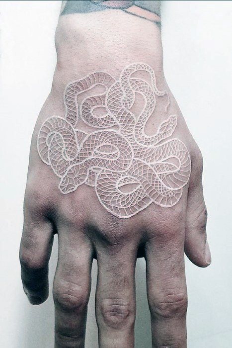 pequeno y unico tatuaje para hombre 46