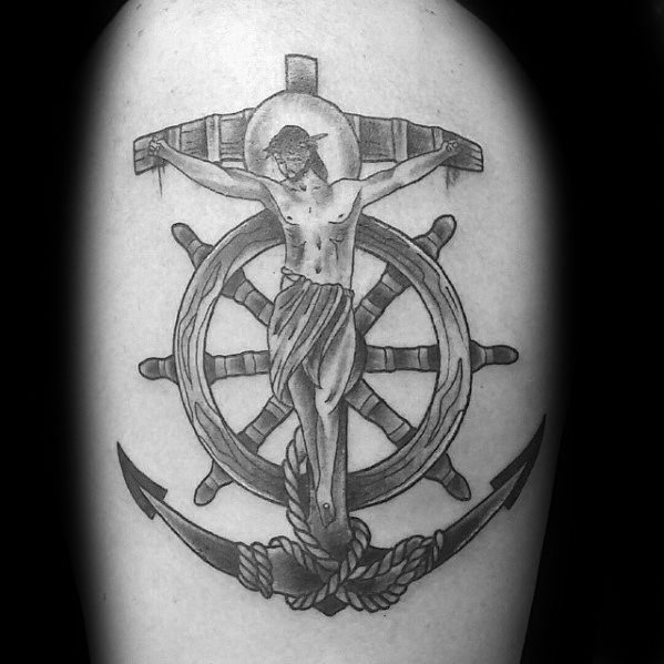 tatuaje ancla con cruz para hombre 11
