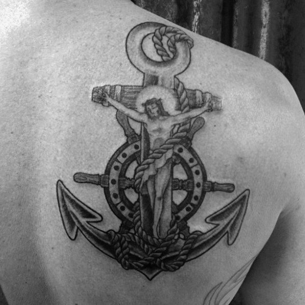 tatuaje ancla con cruz para hombre 27