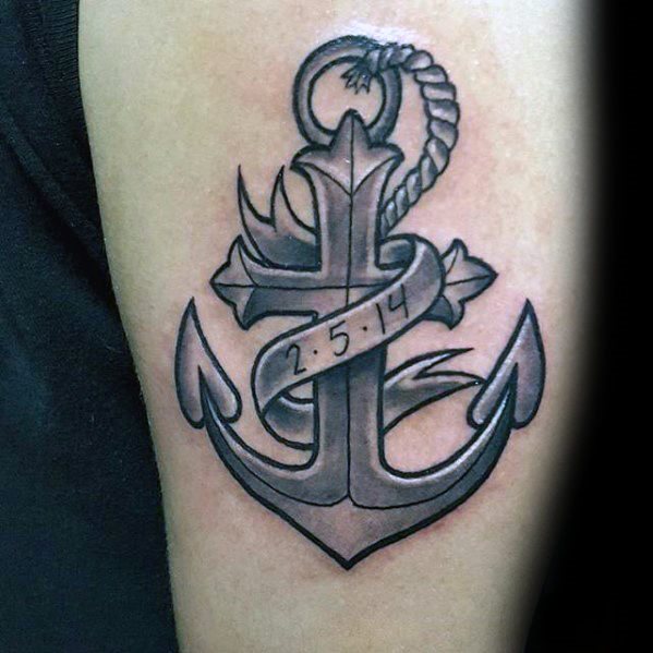 tatuaje ancla con cruz para hombre 30