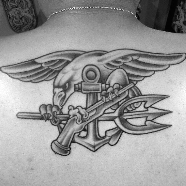 tatuaje armada de guerra para hombre 33