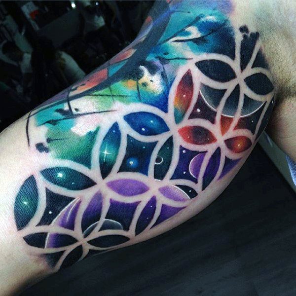 tatuaje artistico para hombre 48