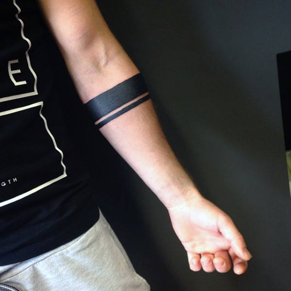 tatuaje brazalete antebrazo para hombre 09