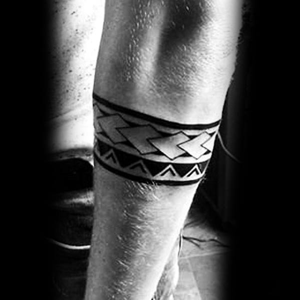 tatuaje brazalete antebrazo para hombre 10