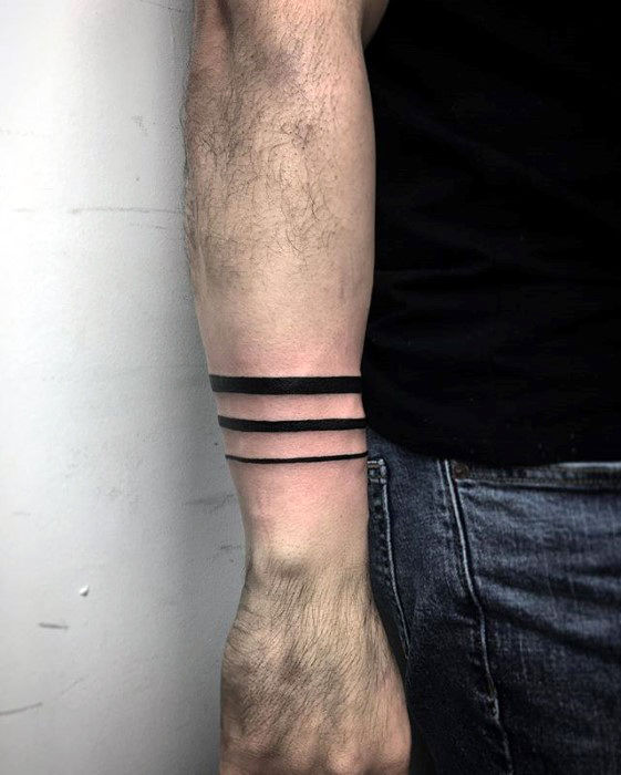 tatuaje brazalete antebrazo para hombre 34