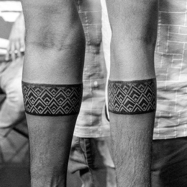 tatuaje brazalete antebrazo para hombre 38