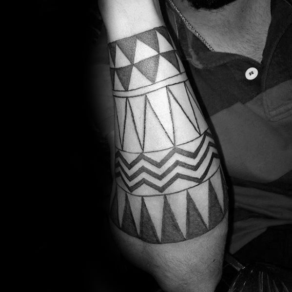 tatuaje brazalete antebrazo para hombre 39
