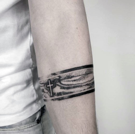 tatuaje brazalete antebrazo para hombre 43
