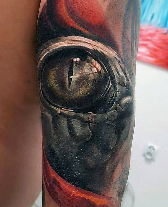 tatuaje extrano para hombre 02