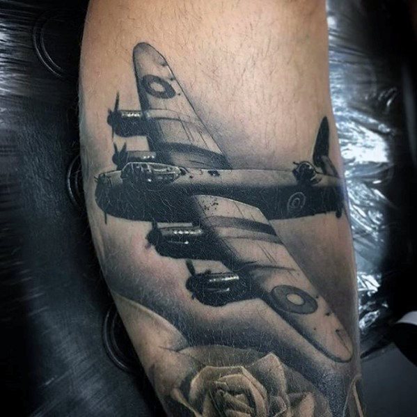 tatuaje extrano para hombre 11