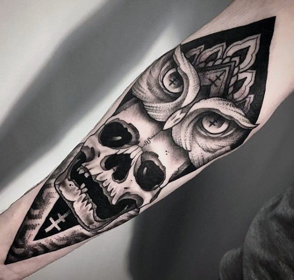 tatuaje extrano para hombre 14