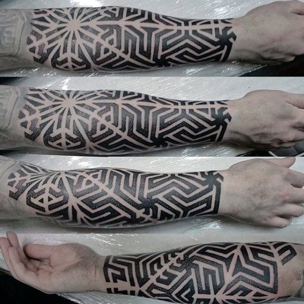 tatuaje extrano para hombre 16