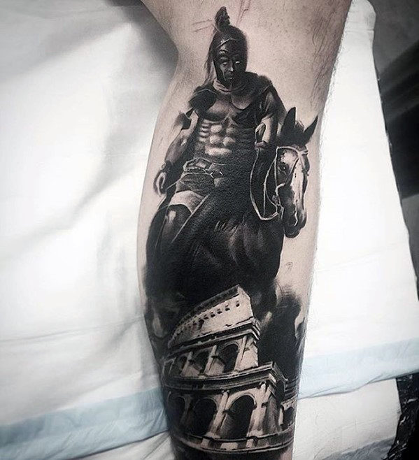 tatuaje extrano para hombre 50