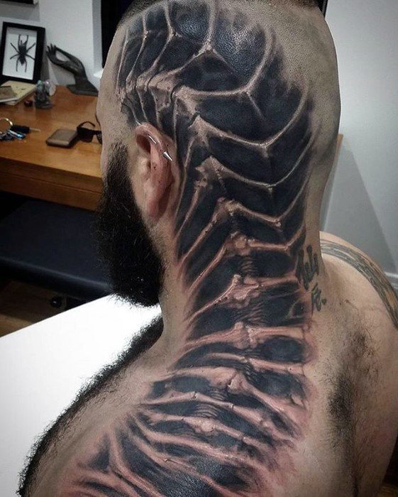 tatuaje extrano para hombre 52