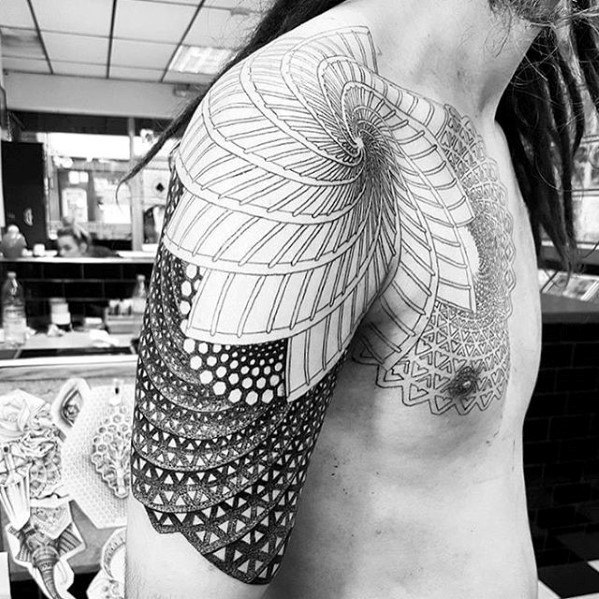 tatuaje geometrico manga para hombre 18