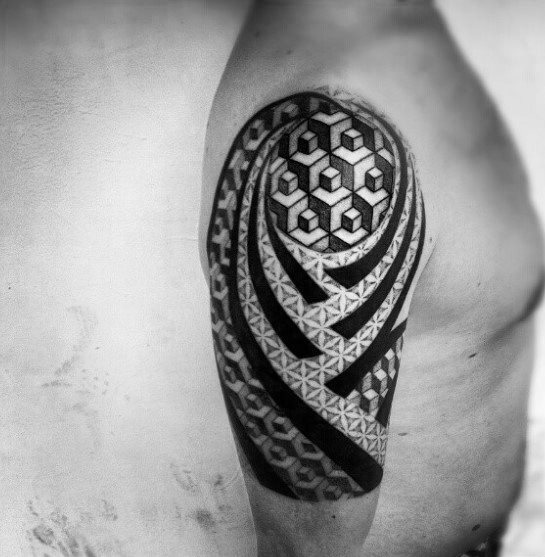 tatuaje geometrico manga para hombre 32