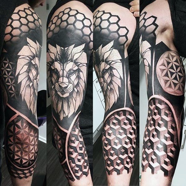 tatuaje geometrico manga para hombre 38