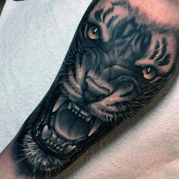 tatuaje impresionante para chico 95