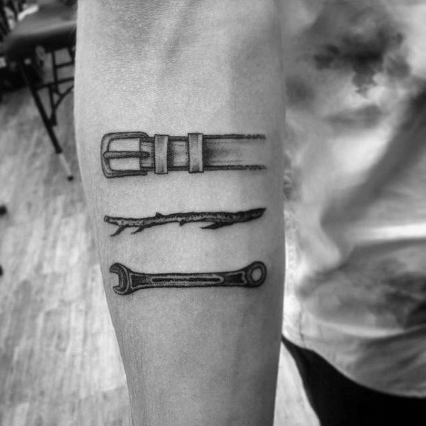 tatuaje impresionante simple para hombre 28