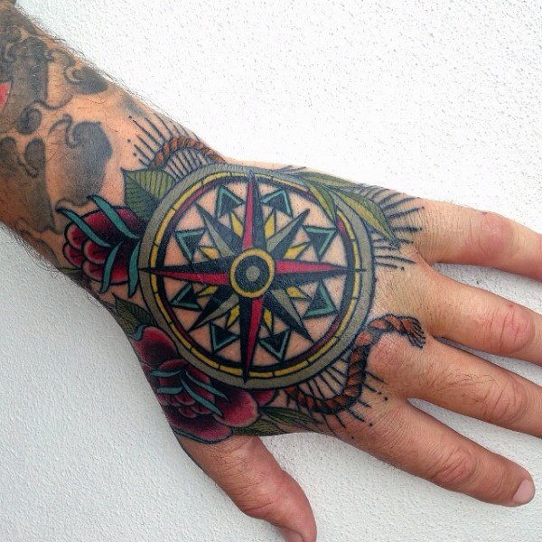 tatuaje interesante para hombre 27