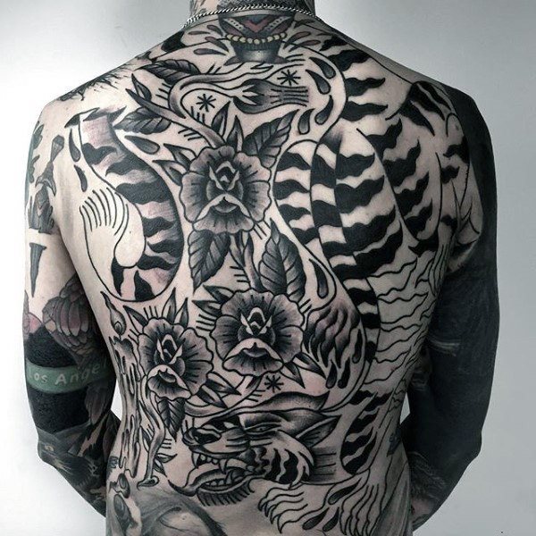 tatuaje interesante para hombre 78