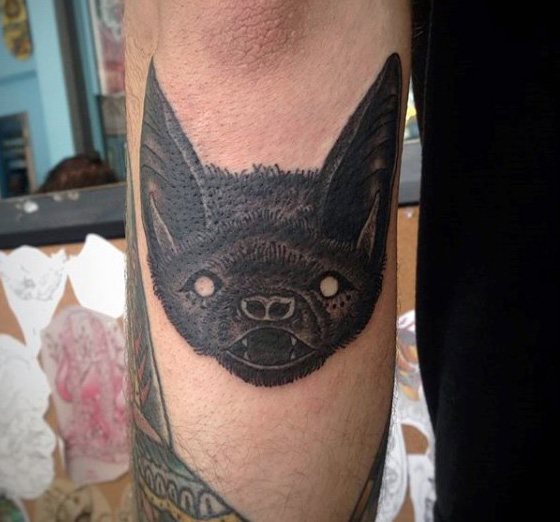 tatuaje murcielago para hombre 02
