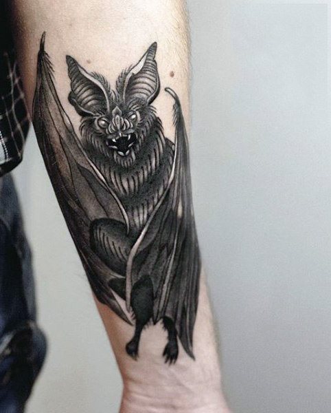 tatuaje murcielago para hombre 09