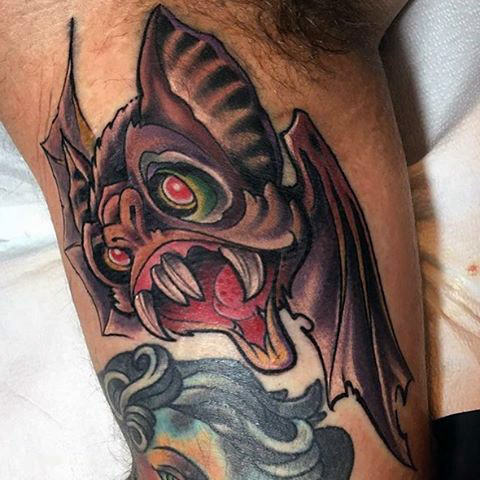 tatuaje murcielago para hombre 13