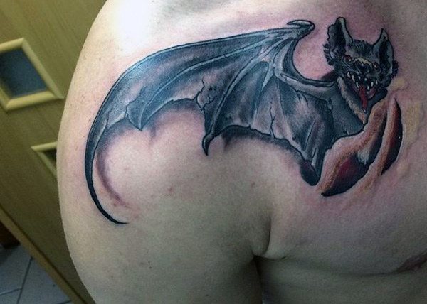 tatuaje murcielago para hombre 17