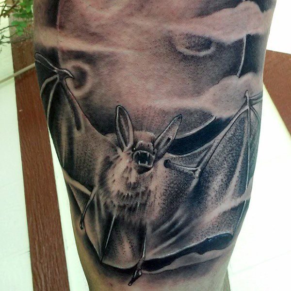 tatuaje murcielago para hombre 19