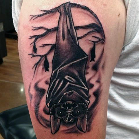 tatuaje murcielago para hombre 35