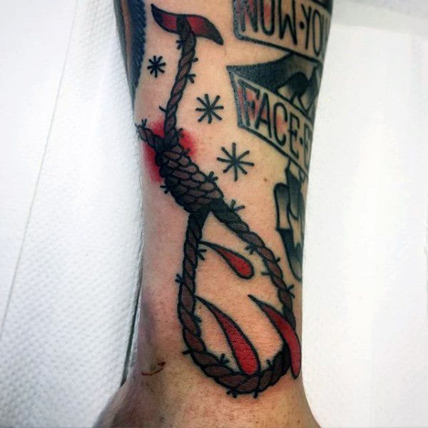 tatuaje nudo corredizo para hombre 19