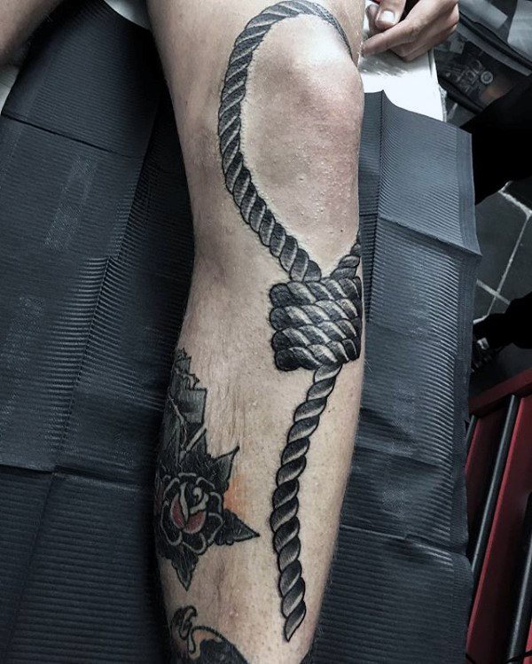 tatuaje nudo corredizo para hombre 25