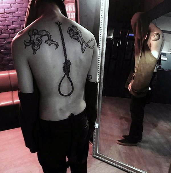 tatuaje nudo corredizo para hombre 38