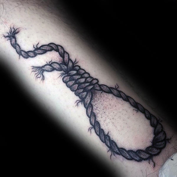 tatuaje nudo corredizo para hombre 45