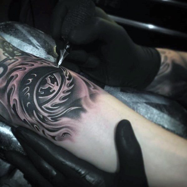 tatuaje ojo para hombre 102
