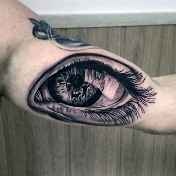 tatuaje ojo para hombre 21